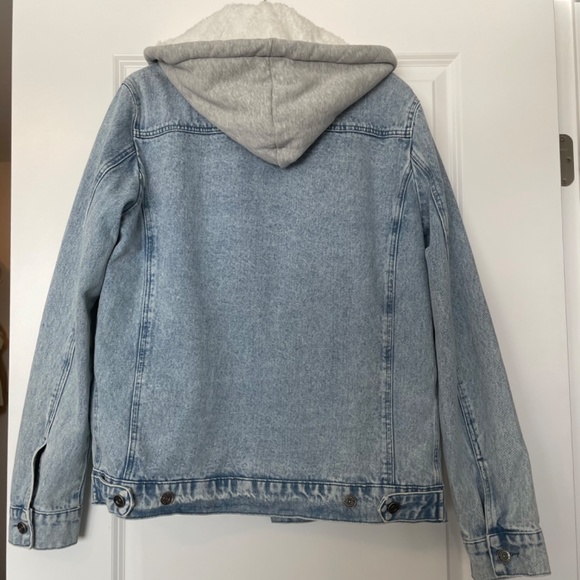 NWOT Blakely Hooded Light Denim Hooded Faux Fur Lined Jacket - Picture 2 of 7